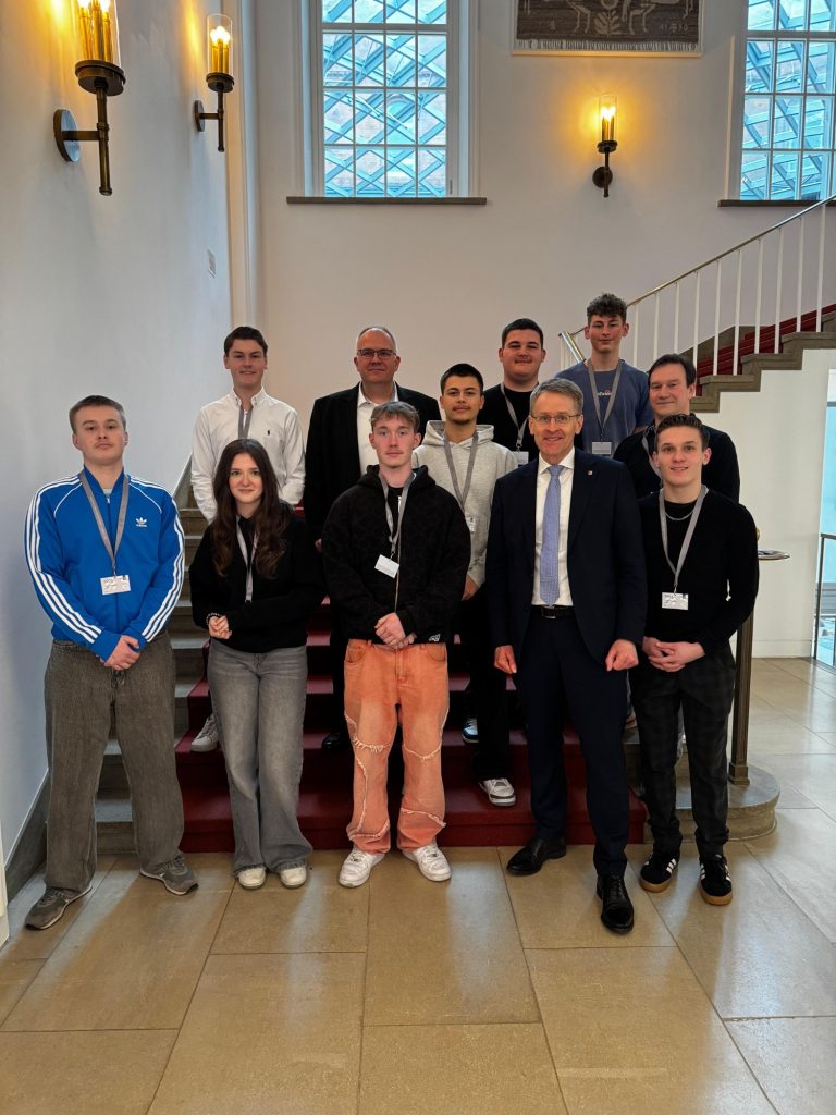 Der WPU „Tatort Leben“ besucht den Kieler Landtag Der WPU „Tatort Leben“ besucht den Kieler Landtag